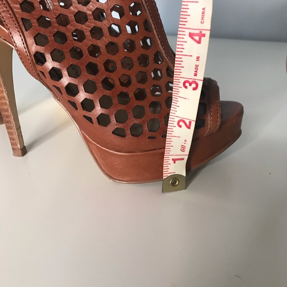 Chinese Laundry Hopscotch Cognac Leather Heels - Picture 6 of 6